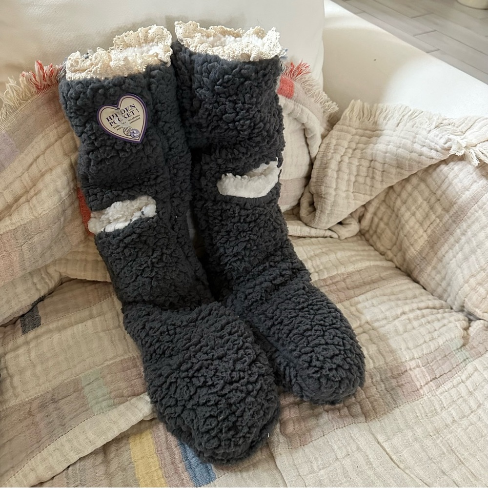 NWT Gray slipper socks